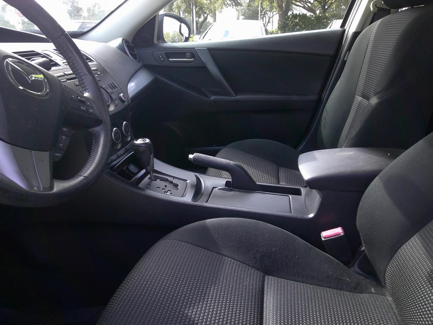 2013 GRAY MAZDA MAZDA3 I TOURING W/S (JM1BL1L74D1) , located at 1200 Cassat Avenue, Jacksonville, FL, 32205, (904) 695-1885, 30.302404, -81.731033 - Photo#1